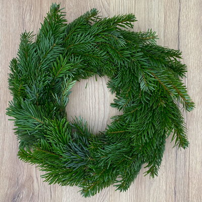 Adventskranz, Nordmanntanne, halbrund gebunden, 30 cm Ø Adventskranz, Nordmanntanne, halbrund gebunden, 30 cm Ø