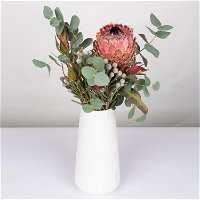Blumenbund Protea mit Eukalyptus, Kapgrün und Brunia, inkl. Grußkarte