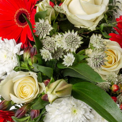 Blumenstrauß 'Roma', handgebunden