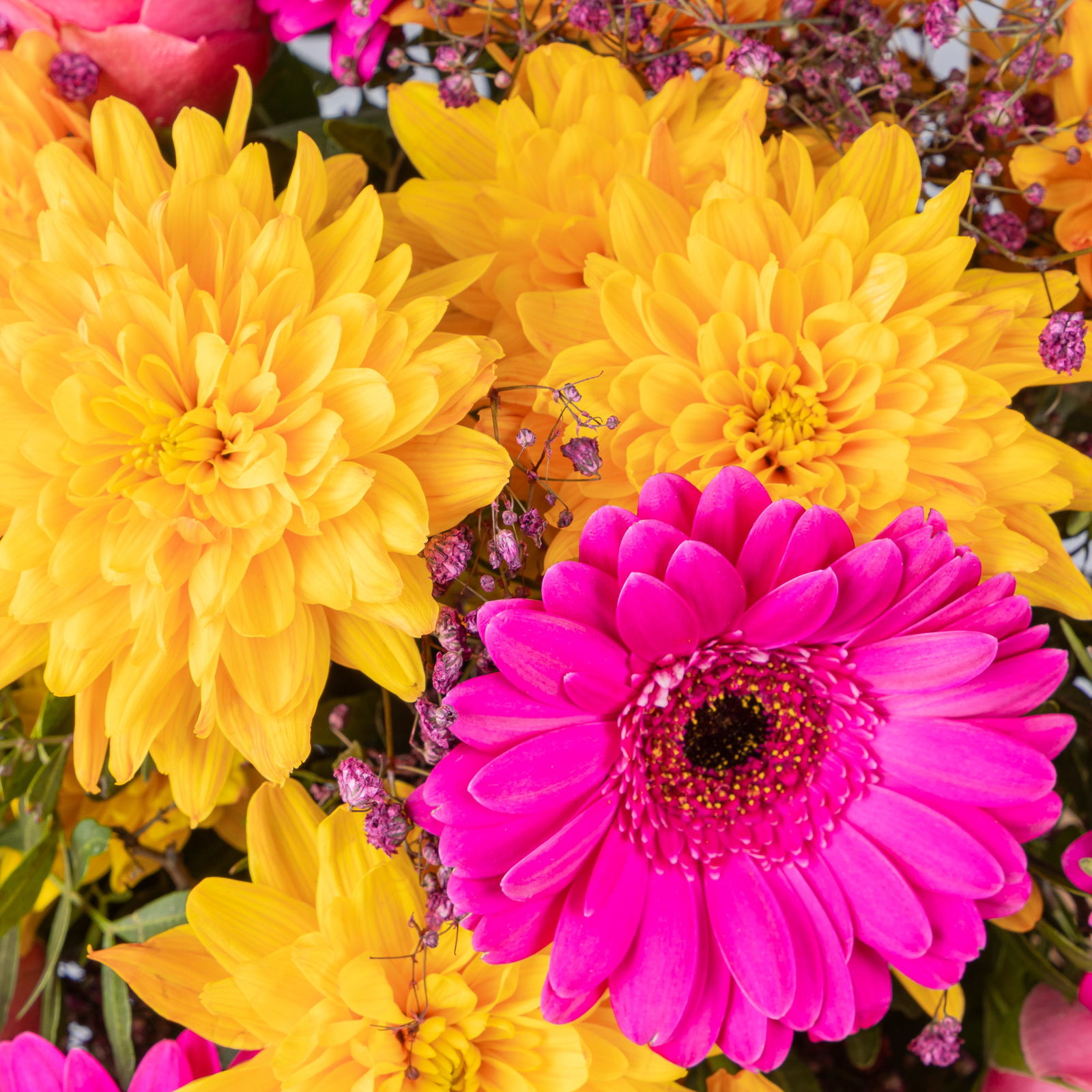 Blumenstrauß 'Prima' pink-orange, handgebunden