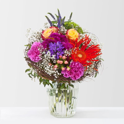 Blumenstrauß 'Happy Birthday', handgebunden Blumenstrauß 'Happy Birthday', handgebunden