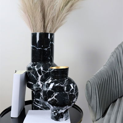 Vase, schwarz marmoriert, Metall, Höhe ca. 23 x 17,5 x 8,5 cm Vase, schwarz marmoriert, Metall, Höhe ca. 23 x 17,5 x 8,5 cm