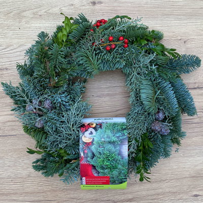 Adventskranz, Mix-Grün mit roten Beeren, halbrund gebunden, ca. 30 cm Ø Adventskranz, Mix-Grün mit roten Beeren, halbrund gebunden, ca. 30 cm Ø