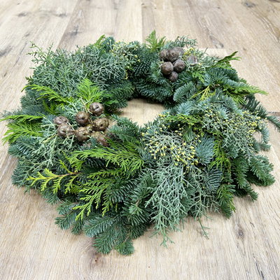 Adventskranz, Mix-Grün, halbrund gebunden, ca. 35 cm Ø Adventskranz, Mix-Grün, halbrund gebunden, ca. 35 cm Ø