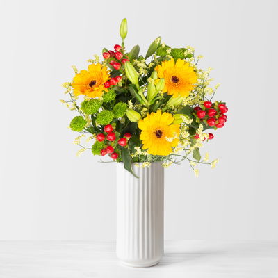 Bunter Schnittblumen-Mix mit Germini, Hyper, Statice & Lilie Bunter Schnittblumen-Mix mit Germini, Hyper, Statice & Lilie