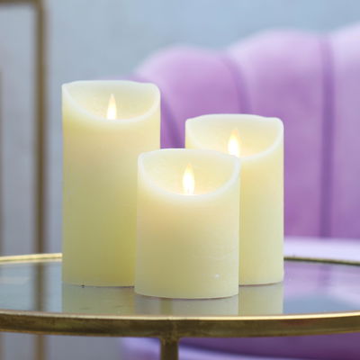 LED Echtwachskerze 'Magic Flame', creme, Ø 7,5 x H 15 cm LED Echtwachskerze 'Magic Flame', creme, Ø 7,5 x H 15 cm