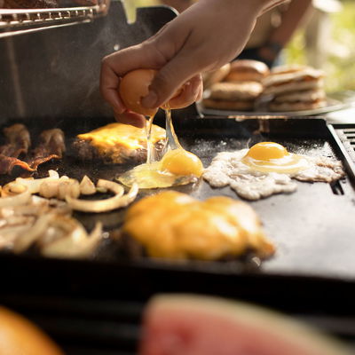 Weber Plancha Grillplatte, schwarz, Gusseisen, ca. 3 x 41 x 40 cm Weber Plancha Grillplatte, schwarz, Gusseisen, ca. 3 x 41 x 40 cm