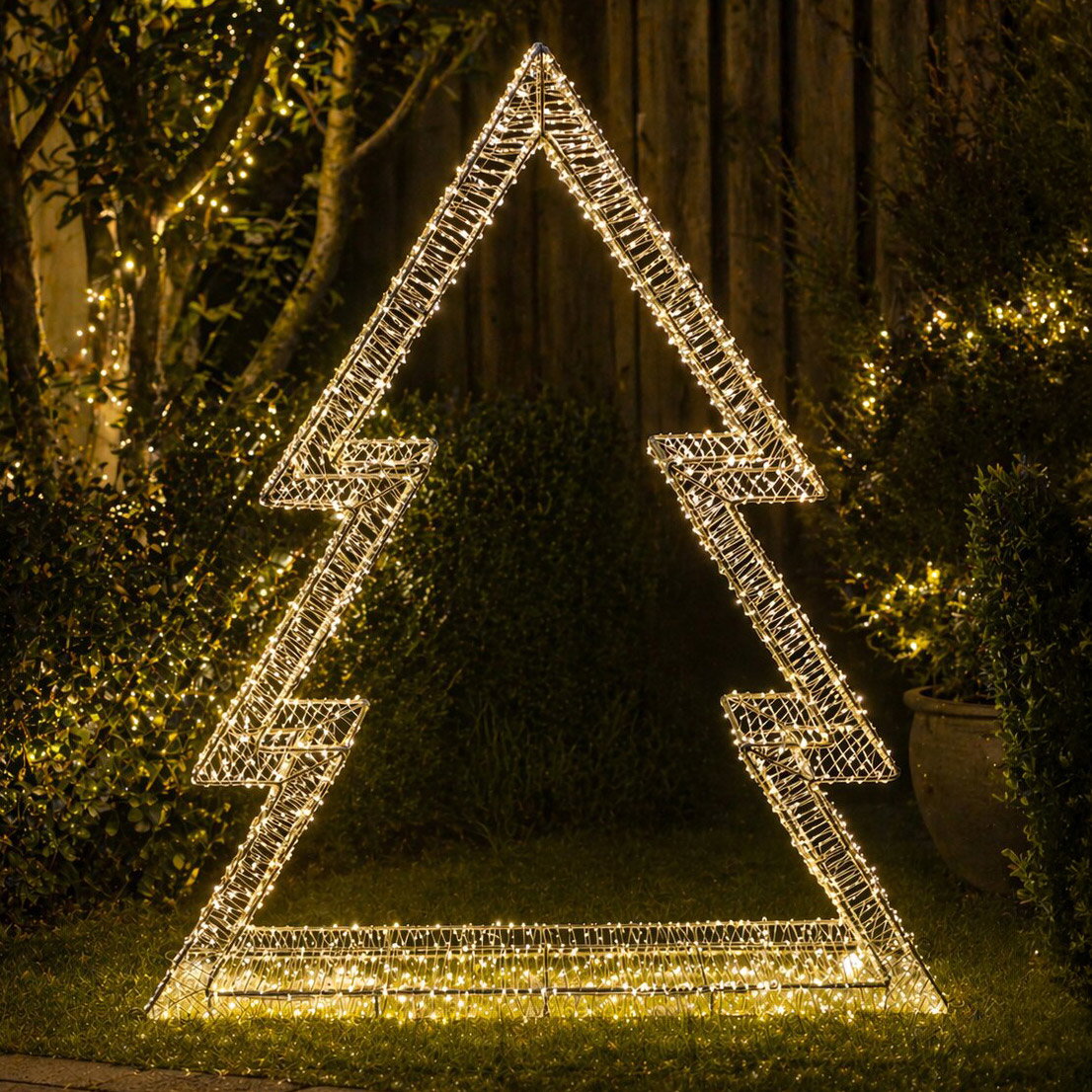 LED Baum, 3600 LEDs, warmweiß, Höhe ca. 140 cm LED Baum, 3600 LEDs, warmweiß, Höhe ca. 140 cm