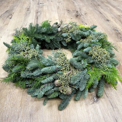 Adventskranz, Mix-Grün, halbrund gebunden, ca 50 cm Ø Adventskranz, Mix-Grün, halbrund gebunden, ca 50 cm Ø