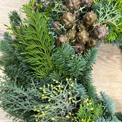 Adventskranz, Mix-Grün, halbrund gebunden, ca. 35 cm Ø Adventskranz, Mix-Grün, halbrund gebunden, ca. 35 cm Ø