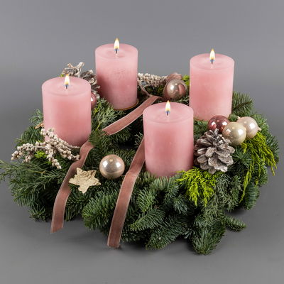 Dekorierter Adventskranz mit Kerzen in Antikrosa, Mix-Grün, ca. 35 cm Ø