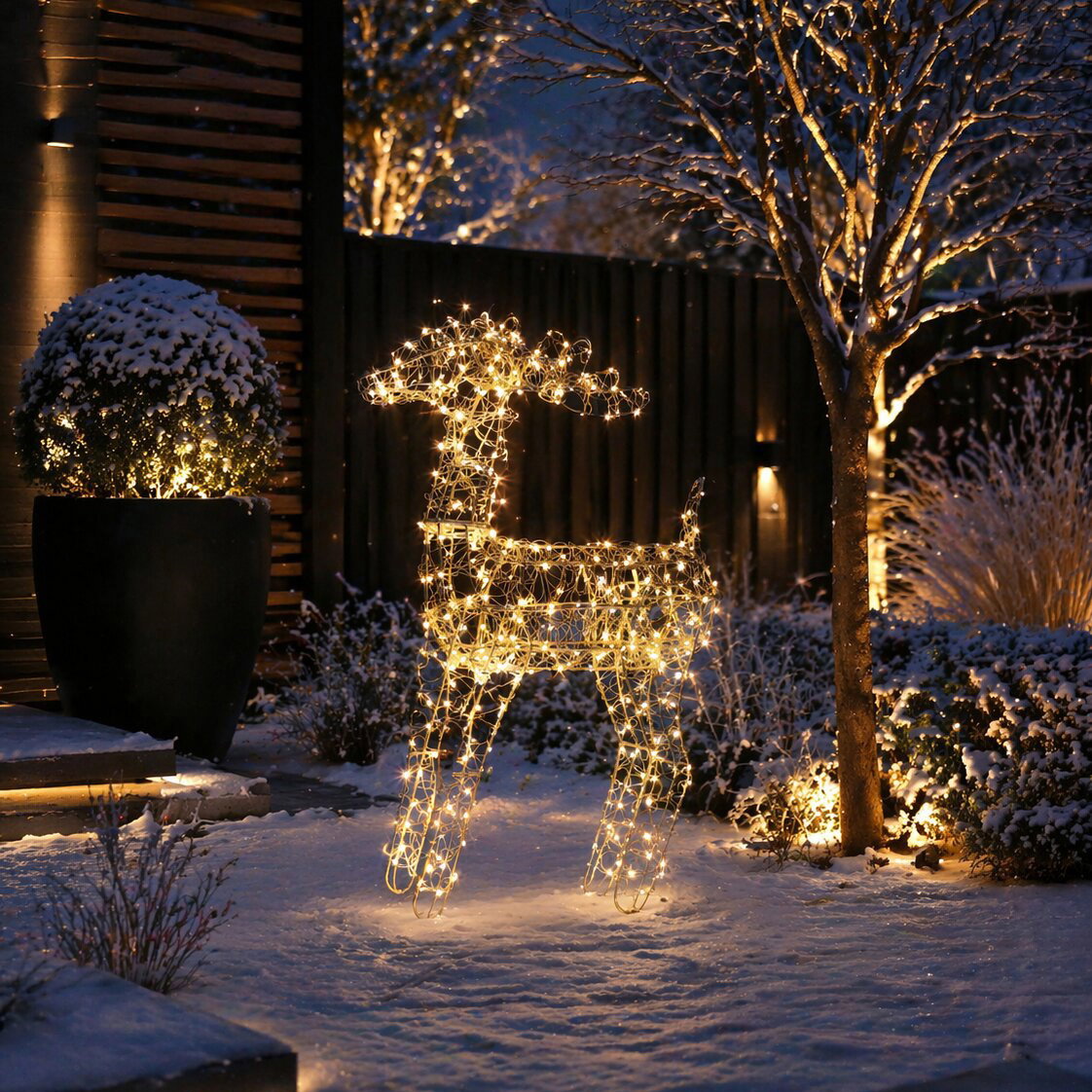 LED Hirsch, 500 warmweiße LEDs, gold, Höhe ca. 60 cm LED Hirsch, 500 warmweiße LEDs, gold, Höhe ca. 60 cm