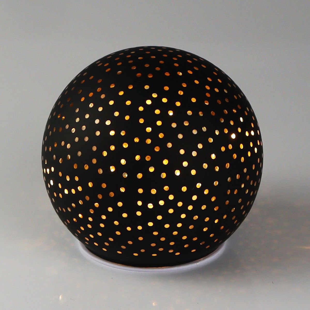 LED-Kugel 'Punkte', schwarz, ca. Ø15 x H15 cm