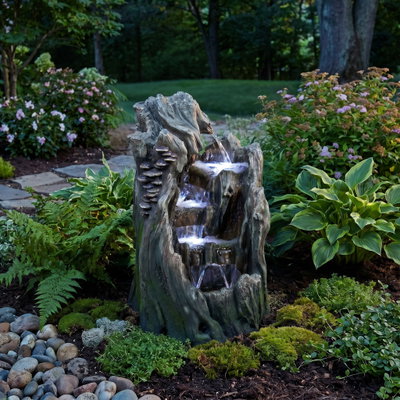 Brunnen aus Polyresin mit Licht, Pumpe und Kabel, ca. 32x32x57 cm Brunnen aus Polyresin mit Licht, Pumpe und Kabel, ca. 32x32x57 cm