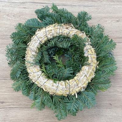 Stumpenkranz aus Mixgrün, halbrund gebunden, ca. 20 cm Ø, 2 Stück Stumpenkranz aus Mixgrün, halbrund gebunden, ca. 20 cm Ø, 2 Stück