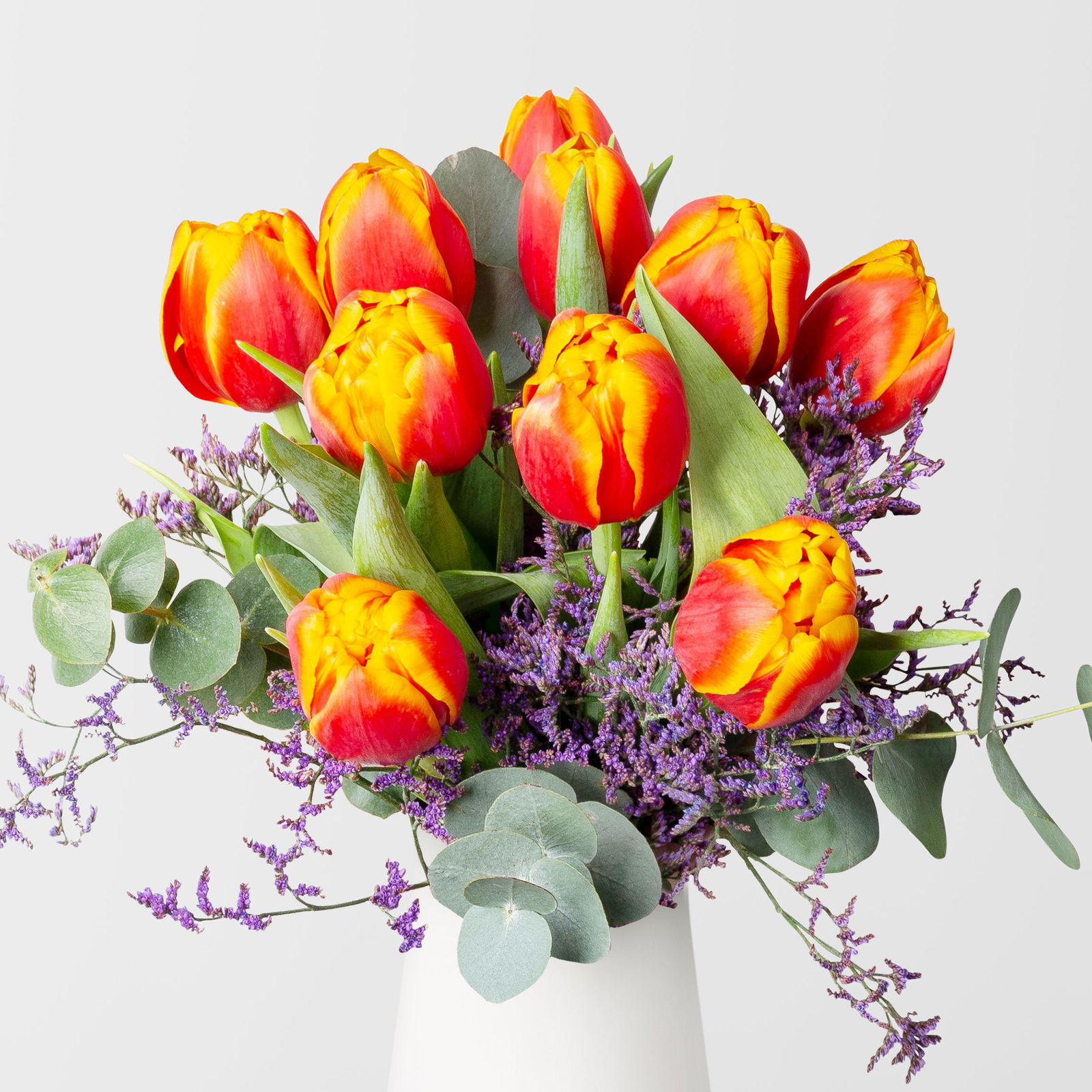 Bunter Schnittblumen-Mix aus Tulpen, Strandflieder & Eukalyptus