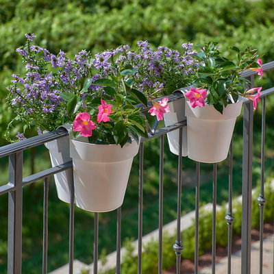 Euro 3 Plast Balkon-Hängetopf 'Be Up Duo', weiß, ca. 33 x 25 x H 25 cm Euro 3 Plast Balkon-Hängetopf 'Be Up Duo', weiß, ca. 33 x 25 x H 25 cm