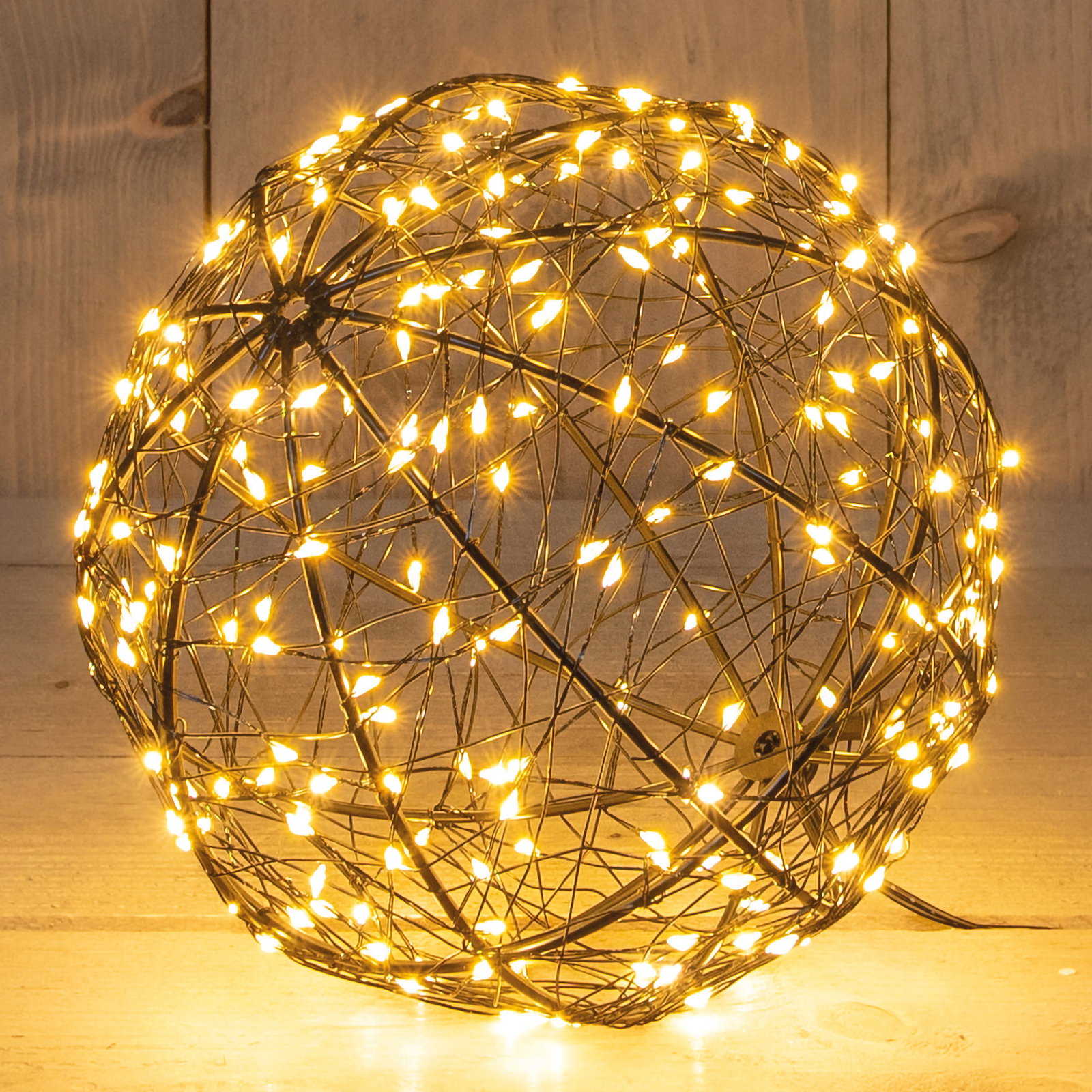 LED Kugel, 200 klassisch warme LEDs, ca. Ø 18 cm LED Kugel, 200 klassisch warme LEDs, ca. Ø 18 cm