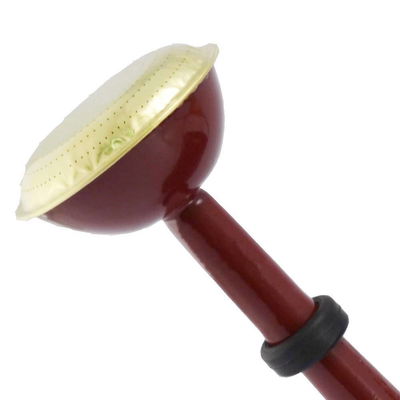 Zinkgießkanne mit Holzgriff und Messingbrause, weinrot