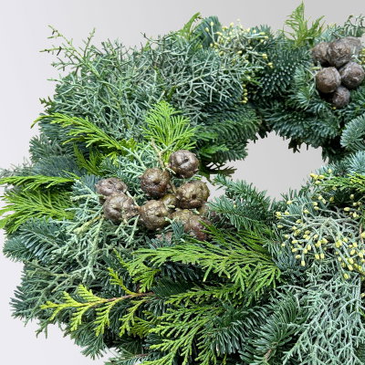 Adventskranz, Mix-Grün, halbrund gebunden, ca. 35 cm Ø Adventskranz, Mix-Grün, halbrund gebunden, ca. 35 cm Ø
