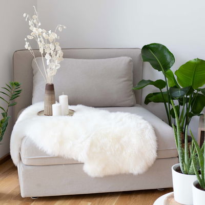 Schaffell weiß aus 100% Naturfell, 90 x 50 cm Schaffell weiß aus 100% Naturfell, 90 x 50 cm