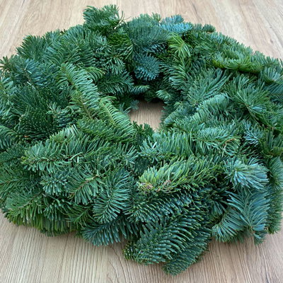 Adventskranz, Nobilistanne, rund gebunden, ca. 40 cm Ø Adventskranz, Nobilistanne, rund gebunden, ca. 40 cm Ø