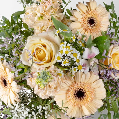 Blumenstrauß 'Celina', handgebunden