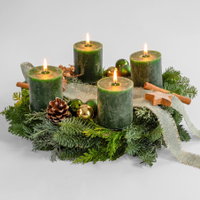 Dekorierter Adventskranz mit Kerzen in Jägergrün, Mix-Grün, ca. 35 cm Ø Dekorierter Adventskranz mit Kerzen in Jägergrün, Mix-Grün, ca. 35 cm Ø