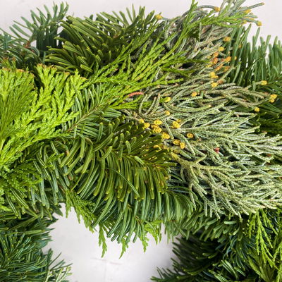 Adventskranz, Mix-Grün, halbrund gebunden, ca. 25 cm Ø Adventskranz, Mix-Grün, halbrund gebunden, ca. 25 cm Ø