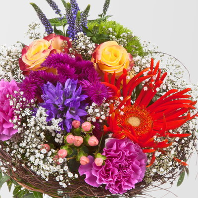 Blumenstrauß 'Happy Birthday', handgebunden Blumenstrauß 'Happy Birthday', handgebunden