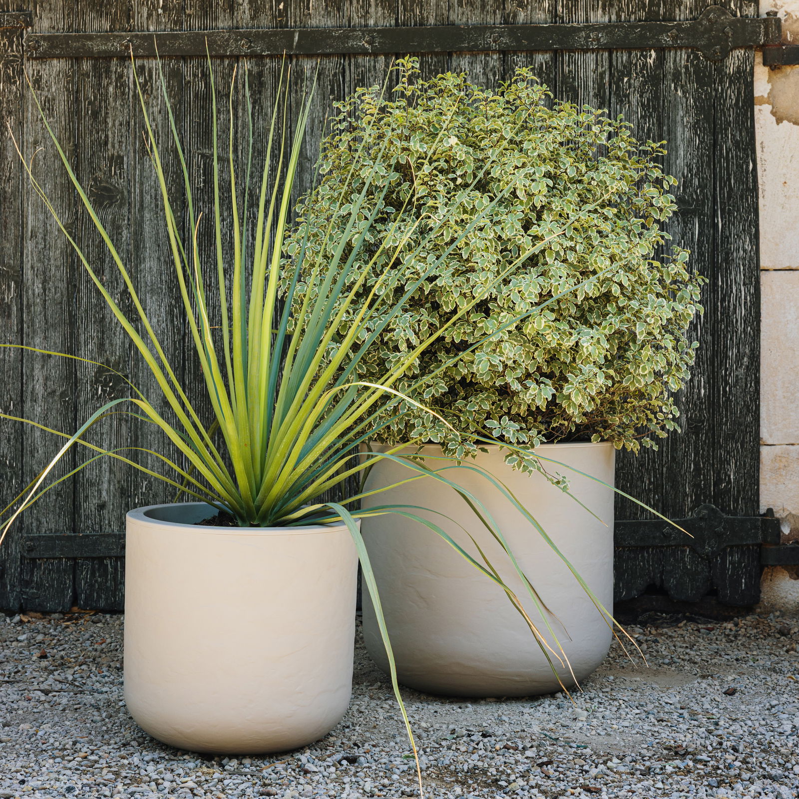 Eda Pflanzgefäß 'Volcania Up Egg', beige, ca. Ø 48 x H 46 cm