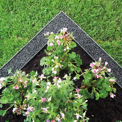 Rasenkante 'Noppen', verzinkt, H13 x L118 cm Rasenkante 'Noppen', verzinkt, H13 x L118 cm