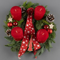Dekorierter Adventskranz mit Kerzen in Rubinrot, Mix-Grün, ca. 35 cm Ø