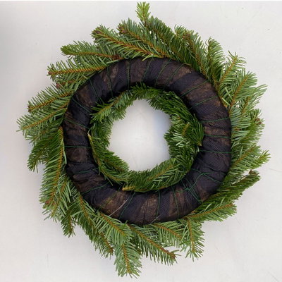 Adventskranz, Nordmanntanne, halbrund gebunden, 30 cm Ø Adventskranz, Nordmanntanne, halbrund gebunden, 30 cm Ø