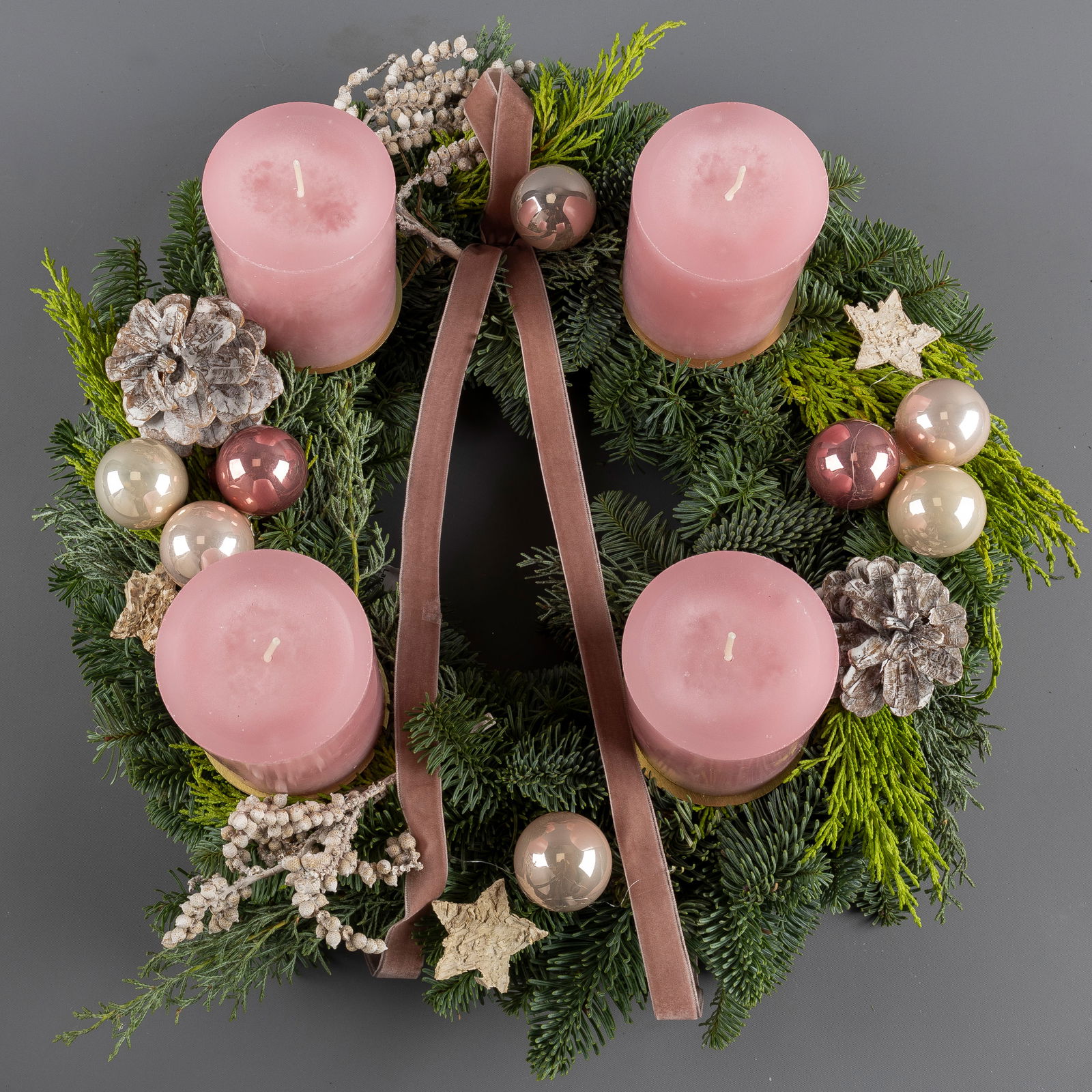 Dekorierter Adventskranz mit Kerzen in Antikrosa, Mix-Grün, ca. 35 cm Ø