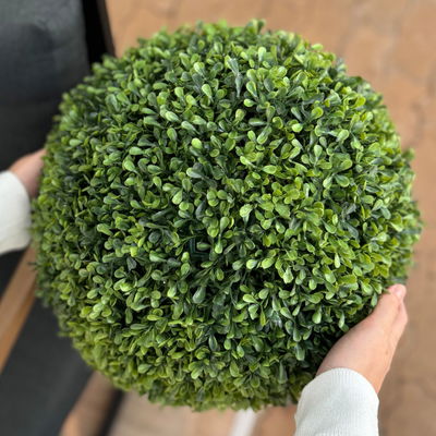 Künstliche Buchskugel, Ø ca. 35 cm Künstliche Buchskugel, Ø ca. 35 cm