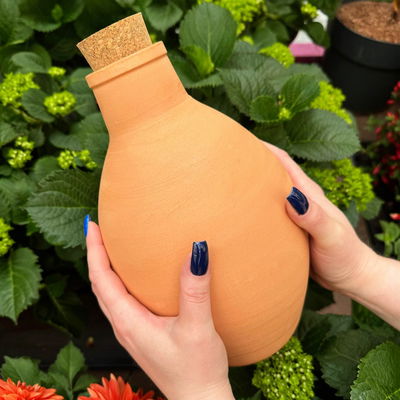 Bewässerungskugel Olla S, Terrakotta, ca. 1,9 Liter Füllmenge Bewässerungskugel Olla S, Terrakotta, ca. 1,9 Liter Füllmenge