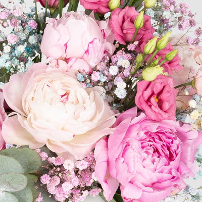 Bunter Schnittblumen-Mix mit Pfingstrosen & Lisianthus Bunter Schnittblumen-Mix mit Pfingstrosen & Lisianthus
