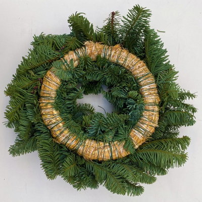 Adventskranz, Nobilistanne, halbrund gebunden, ca. 30 cm Ø Adventskranz, Nobilistanne, halbrund gebunden, ca. 30 cm Ø