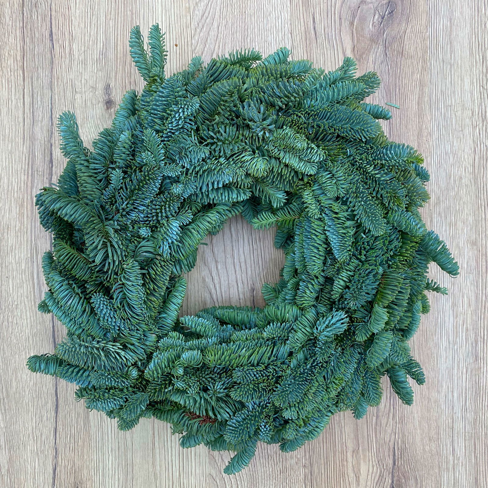 Adventskranz, Nobilistanne, rund gebunden, ca. 30 cm Ø