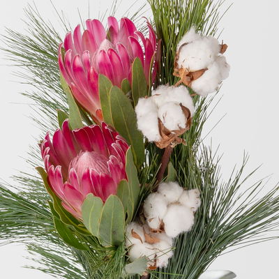 Schnittblumen-Mix aus Protea, Seidenkiefer & Baumwolle