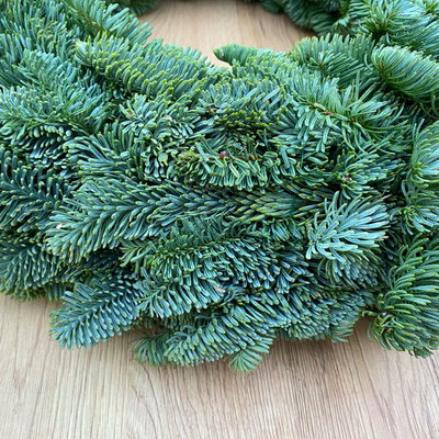 Adventskranz, Nobilistanne, rund gebunden, ca. 50 cm Ø Adventskranz, Nobilistanne, rund gebunden, ca. 50 cm Ø