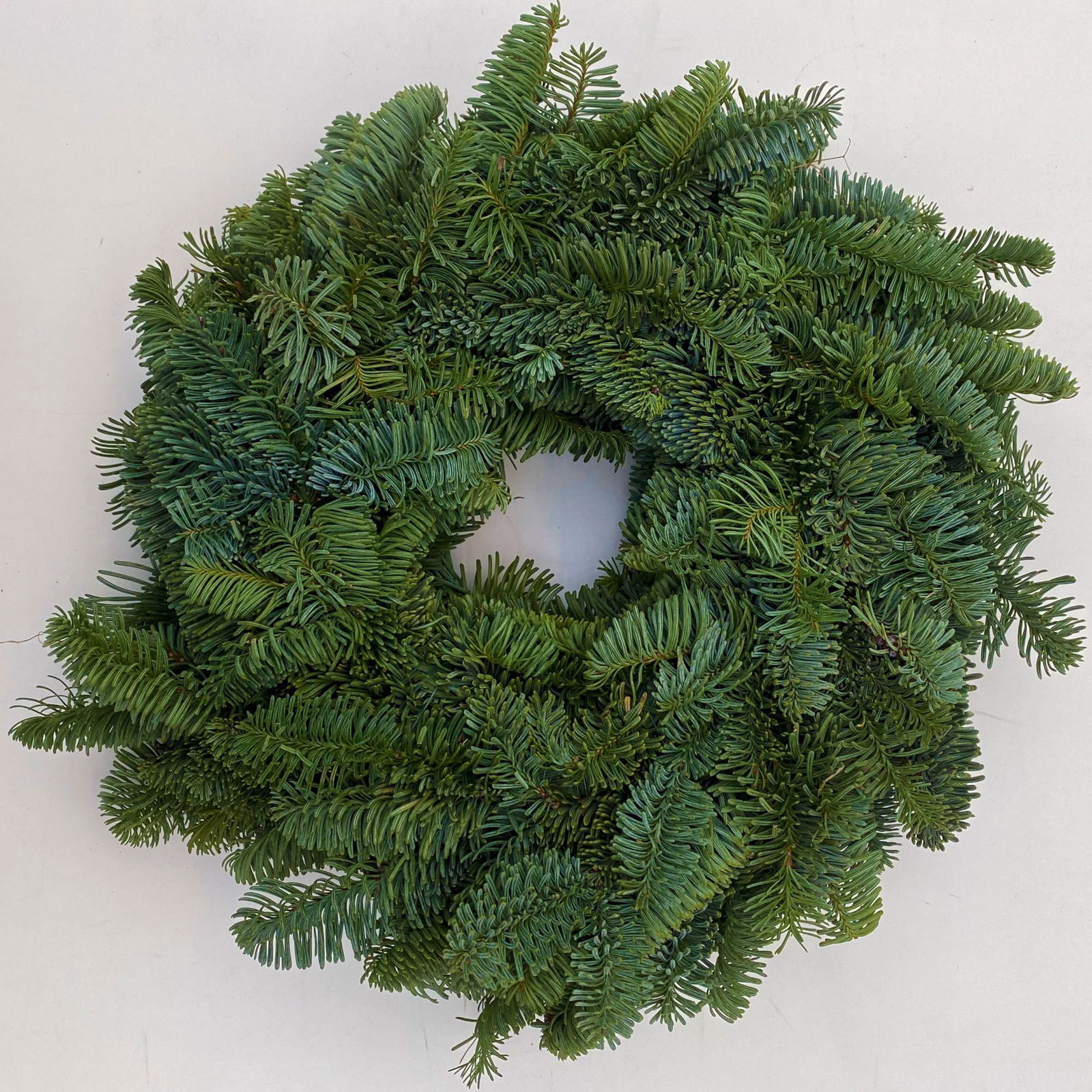 Adventskranz, Nobilistanne, rund gebunden, ca. 35 cm Ø