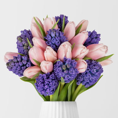 Schnittblumen-Mix aus 20 rosa Tulpen & 9 blauen Hyazinthen Schnittblumen-Mix aus 20 rosa Tulpen & 9 blauen Hyazinthen