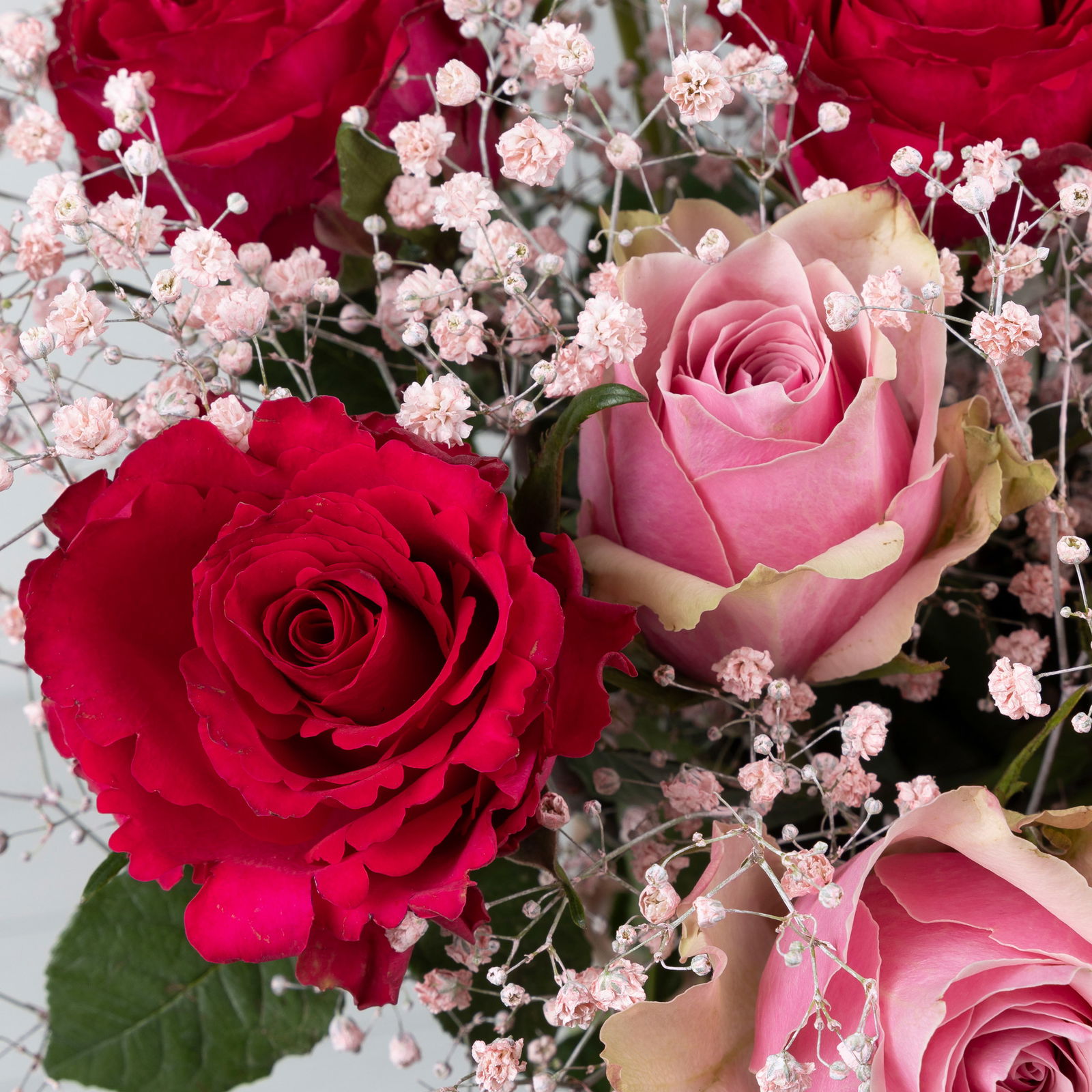 Blumenstrauß 'Sweet Roses', handgebunden