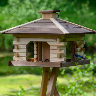 Futterhaus mit Futtersilo, FSC-Holz, 50 x 50 x 38 cm Futterhaus mit Futtersilo, FSC-Holz, 50 x 50 x 38 cm