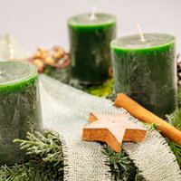 Dekorierter Adventskranz mit Kerzen in Jägergrün, Mix-Grün, ca. 35 cm Ø Dekorierter Adventskranz mit Kerzen in Jägergrün, Mix-Grün, ca. 35 cm Ø