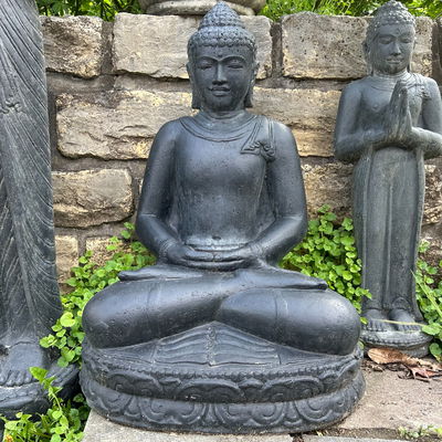 Buddha sitzend, anthrazit, dunkel grau, Steinguss, 80 x 55 x 45 cm, 57 kg