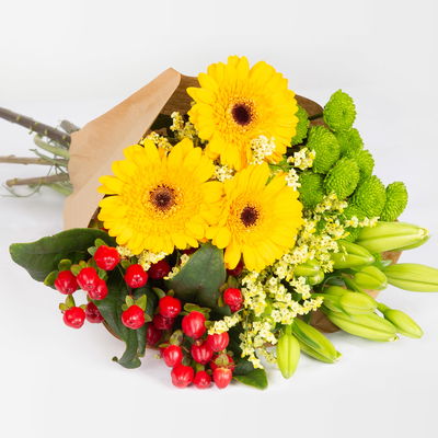 Bunter Schnittblumen-Mix mit Germini, Hyper, Statice & Lilie Bunter Schnittblumen-Mix mit Germini, Hyper, Statice & Lilie