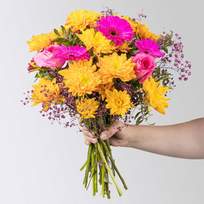 Blumenstrauß 'Prima' pink-orange, handgebunden Blumenstrauß 'Prima' pink-orange, handgebunden